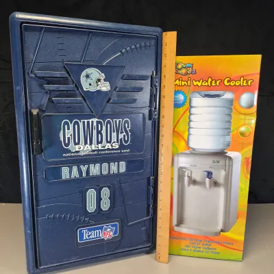 LOT 8B: Room Moodz Mini Water Cooler (NIB) & Vintage Dallas Cowboys Mini Locker