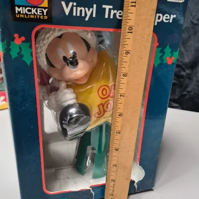 LOT 42B: Golf Mickey Holiday Animation, Animated Snowglobe (NIB) & Mickey Tree Topper (NIB)