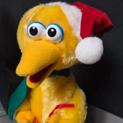 LOT 41B: Animated Big Bird, Sesame Street Sleigh Ride Animated Decor & Elmo Bubble Blower