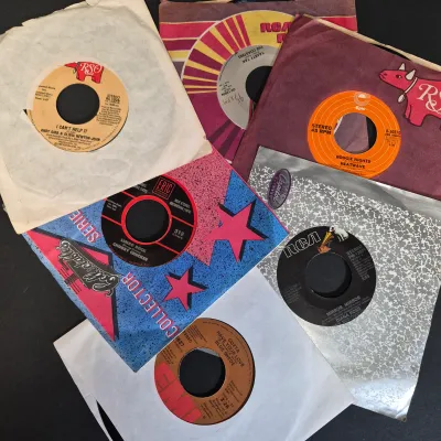 LOT 187B: Collection of Vinyl DJ Singles from Early 2000s (Sealed) & Assortment of 45s