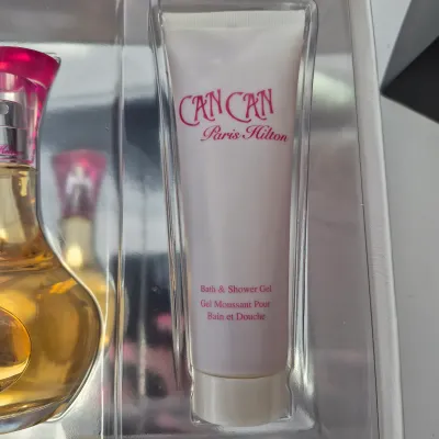 LOT 49B: Paris Hilton Can Can Fragrance Gift Set