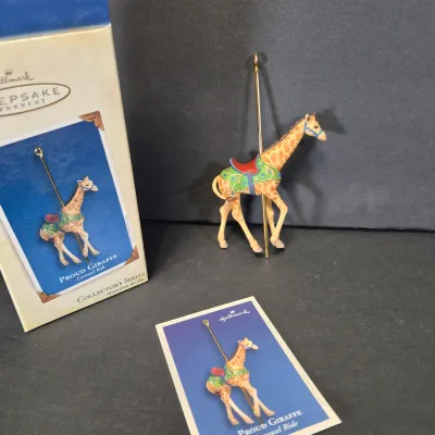 LOT 3B Hallmark Carousel Animated Display with 2 Horses, Lion, Giraffe & Polar Bear-Never Used
