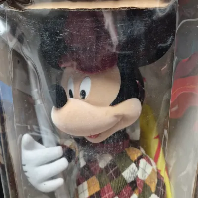 LOT 43B: Disney Animated Snowglobe (NIB), Mickey & Minnie Sleigh Ride Animation & Golfer Mickey Animated Decor