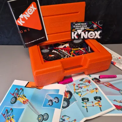 LOT 36B: Vintage K'NEX Building Block Set in Carrying Case