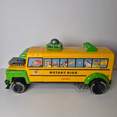 LOT 48B: Vintage 1992 TMNT Rock n Roll Muta Bus & 1991 Shreddermobile