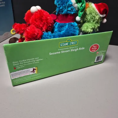 LOT 41B: Animated Big Bird, Sesame Street Sleigh Ride Animated Decor & Elmo Bubble Blower