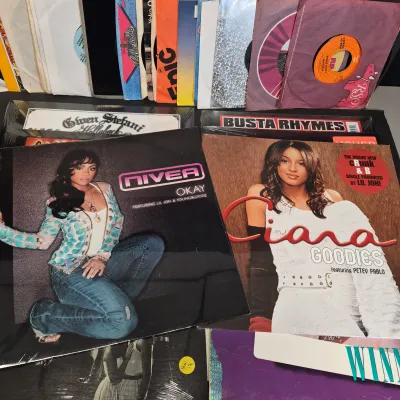 LOT 187B: Collection of Vinyl DJ Singles from Early 2000s (Sealed) & Assortment of 45s