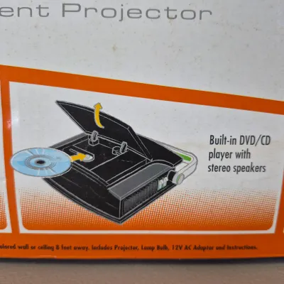 LOT 56B: Tiger Electronics Zoombox Portable Projector DVD/CD Player with Apollo Portable Projection Screen with Tripod Metal Base