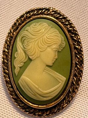 Sale Photo Thumbnail #273: Black Coro Cameo, green Peri cameo