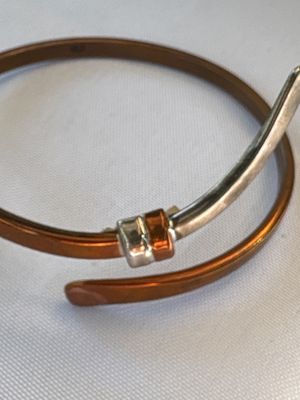 Sale Photo Thumbnail #496: Looks copper-color. See pucs