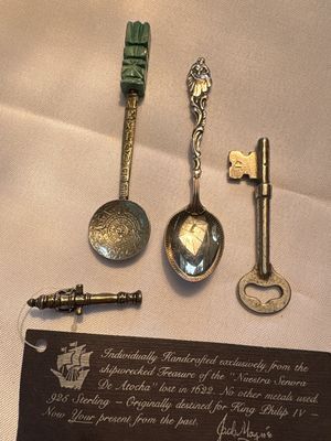 Sale Photo Thumbnail #276: .925 Stirling treasure from Nuestra Sonora Arocha lost in 1622. Two spoons