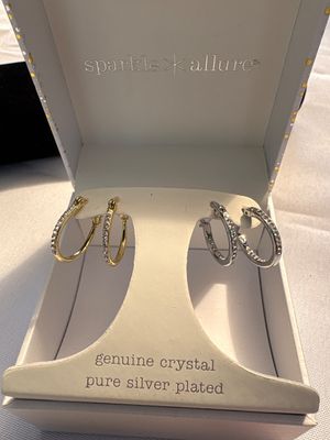 Sale Photo Thumbnail #389: Variety of pierced earrings