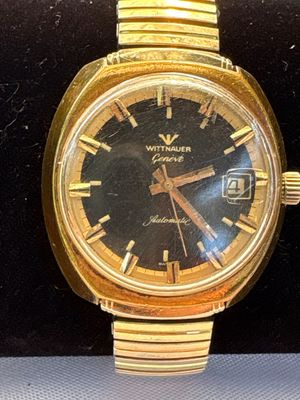Sale Photo Thumbnail #259: Beautiful watch with sweeping secondhand.17 jewel automatic movement