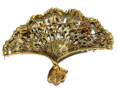 **NEW ARRIVAL** Beautiful GREEN Chinese-Style FAN BROOCH (2½" x 1¾") with Green Stones and Dimpled Accent Frame on a Gold Tone...