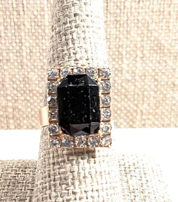 **NEW ARRIVAL** Size 8¼ BLACK Rectangle RING with Jeweled Clear Stones Surround on an ADJUSTABLE SPLIT BAND on a Gold Tone Setting (4.7g)