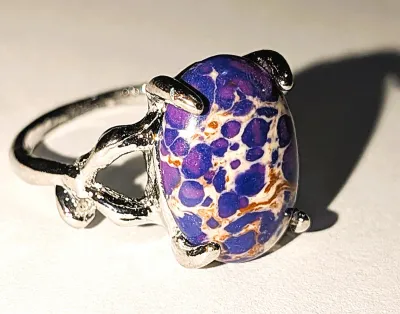 **NEW ARRIVAL** Size 7½ BLUE & WHITE "Mottled" Oval Cabochon 4-Prong Stone RING with Up/Down Band "KNOBS" on a...