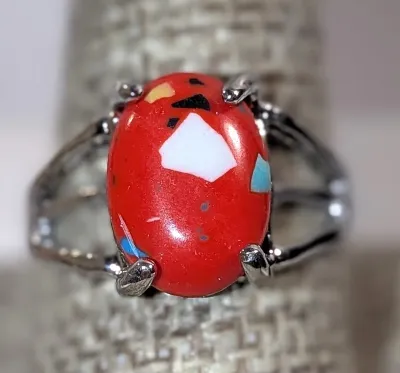 **NEW ARRIVAL** Size 10 RED & WHITE and More "Mottled" Oval Cabochon 4-Prong Stone RING with a 3-Line Band in a Silver Tone...