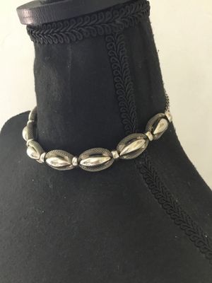 Beautiful vintage, silver toned, mesh, choker necklace