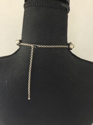 Beautiful vintage, silver toned, mesh, choker necklace