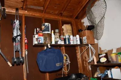 Sale Photo Thumbnail #861: 860 garage