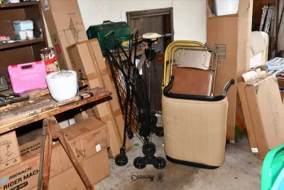 Sale Photo Thumbnail #825: 824 garage
