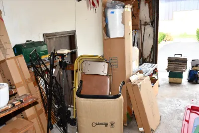 Sale Photo Thumbnail #828: 827 garage