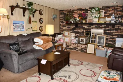 Sale Photo Thumbnail #325: 324 family room