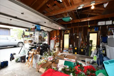 Sale Photo Thumbnail #874: 873 garage