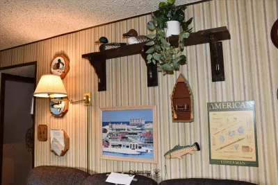 Sale Photo Thumbnail #390: 389 family room
