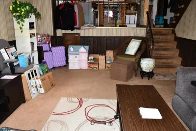 Sale Photo Thumbnail #328: 327 family room