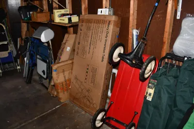 Sale Photo Thumbnail #885: 884 garage
