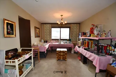 Sale Photo Thumbnail #31: 030 dining room