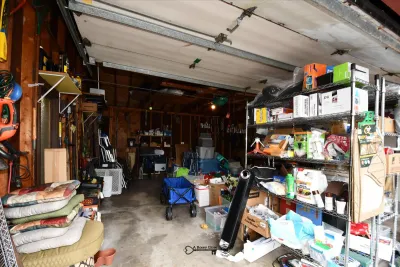 Sale Photo Thumbnail #862: 861 garage