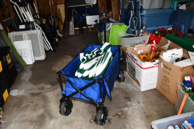 Sale Photo Thumbnail #908: 907 garage