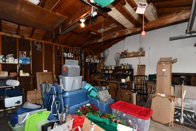 Sale Photo Thumbnail #866: 865 garage