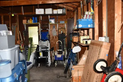 Sale Photo Thumbnail #872: 871 garage