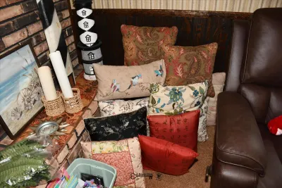 Sale Photo Thumbnail #360: 359 family room