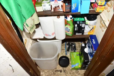 Sale Photo Thumbnail #218: 217 kitchen