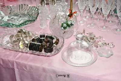 Sale Photo Thumbnail #101: 100 dining room