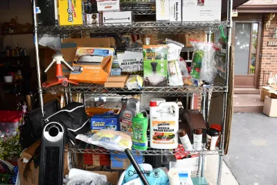 Sale Photo Thumbnail #780: 779 garage
