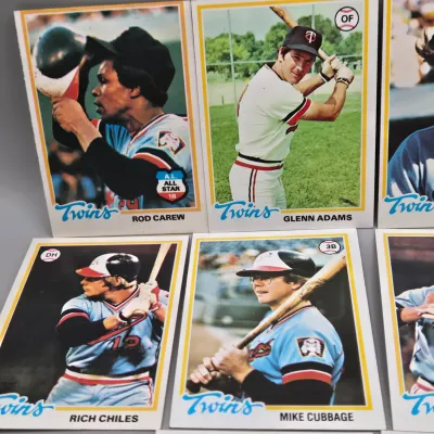 LOT 121: 1978 and 1980 Topps Baseball Cards - Eddie Murray, Paul Molitor, Reggie Jackson, Nolan Ryan and More