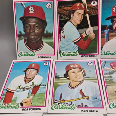 LOT 121: 1978 and 1980 Topps Baseball Cards - Eddie Murray, Paul Molitor, Reggie Jackson, Nolan Ryan and More