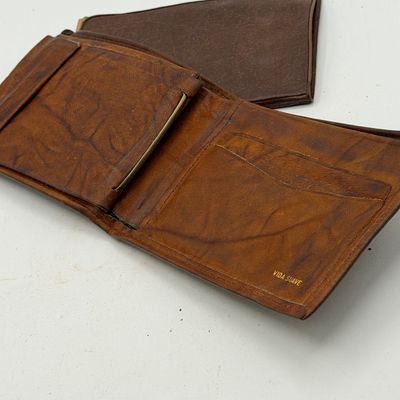 LOT 86: Men's Lot - Vintage Pocket Knives, Wallets, Watches and More