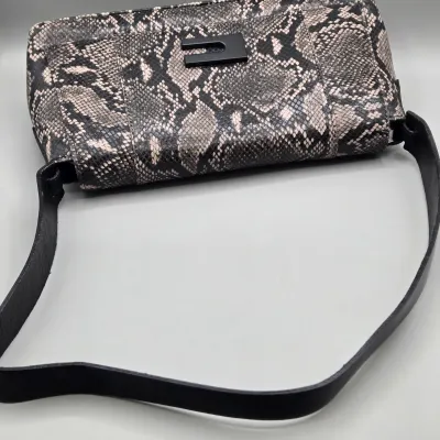 LOT 141: High Fashion Shoulder Bag Made in Canada