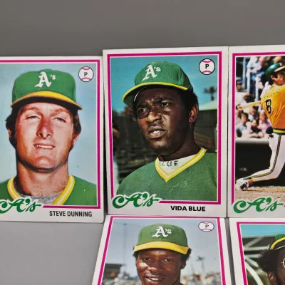 LOT 121: 1978 and 1980 Topps Baseball Cards - Eddie Murray, Paul Molitor, Reggie Jackson, Nolan Ryan and More
