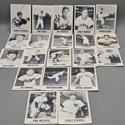 LOT 80: Collection of 1977 TCMA Renata Galasso Baseball Cards