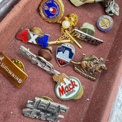 LOT 97: Vintage Men's Jewelry Collection - Watches, Tie Clips, Pins and More - in Case