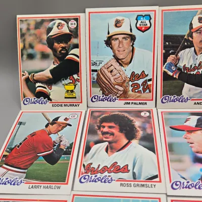 LOT 121: 1978 and 1980 Topps Baseball Cards - Eddie Murray, Paul Molitor, Reggie Jackson, Nolan Ryan and More