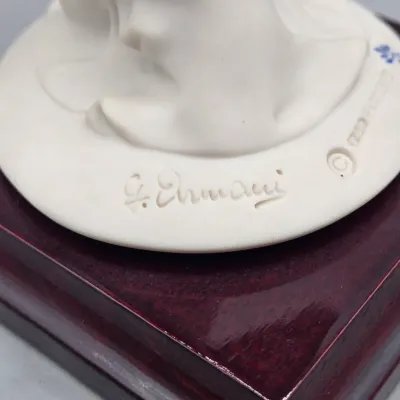 LOT 123: Vintage Giuseppe Armani Porcelain Figurine