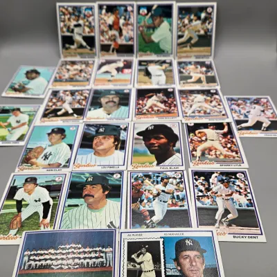 LOT 121: 1978 and 1980 Topps Baseball Cards - Eddie Murray, Paul Molitor, Reggie Jackson, Nolan Ryan and More